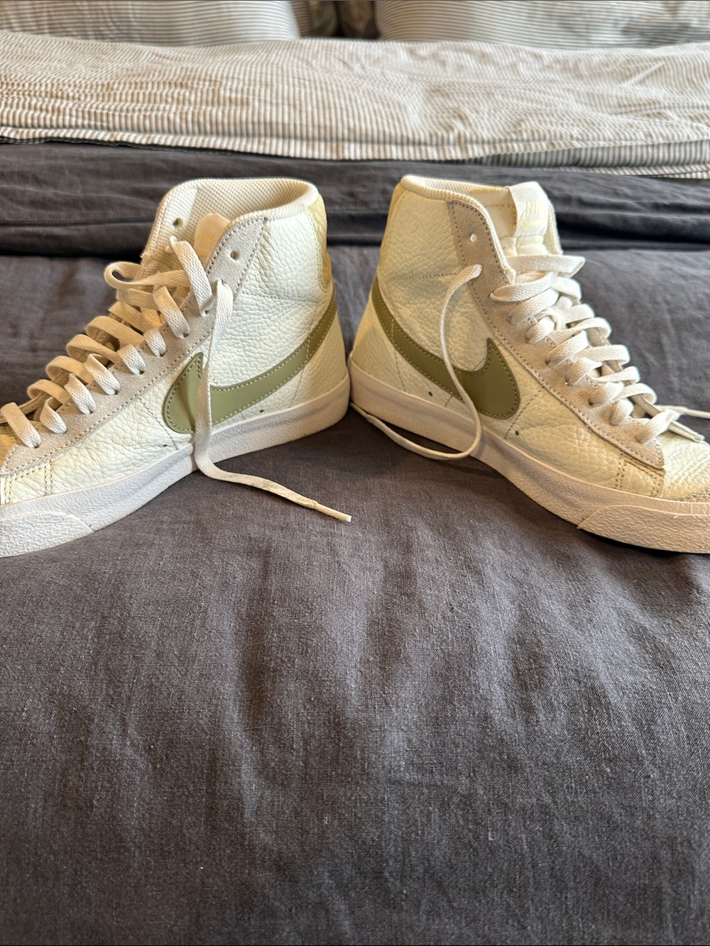 Nike High-Top Sneakers in Cream with dual color Olive and Brown Swoosh - Picture 3 of 6